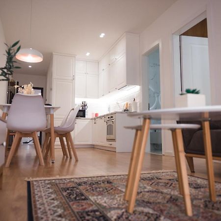 Tam Skanderbeg Square City Center Apartment No4 Tiranë Luaran gambar